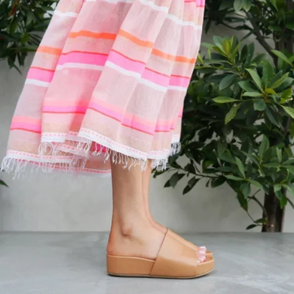 BEEK Pelican Sandals Honey platform size 10 like new - Picture 4 of 16